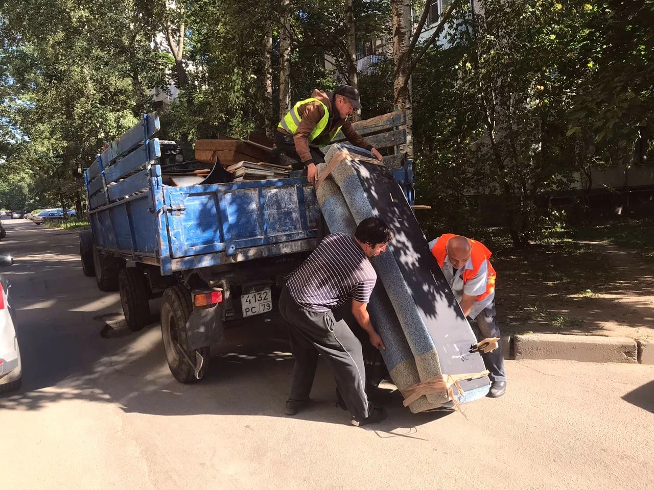 Профессиональный вывоз крупногабаритного мусора в Троицке в октябре