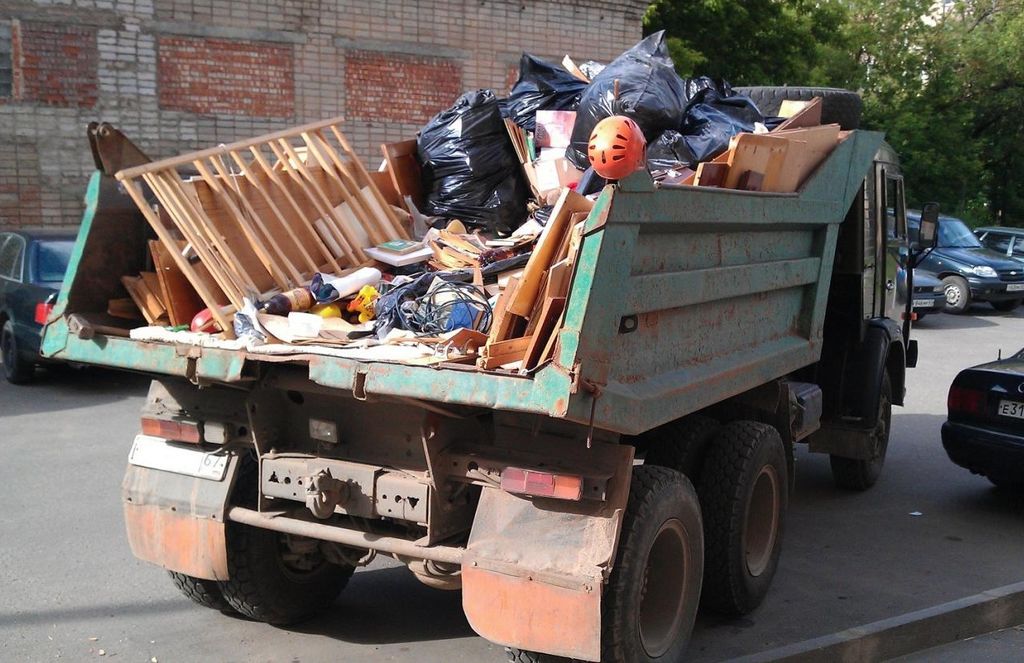 Вывоз мусора из магазина в Троицке от ПроМусор: услуги, цена от 1804 руб., утилизация отходов
