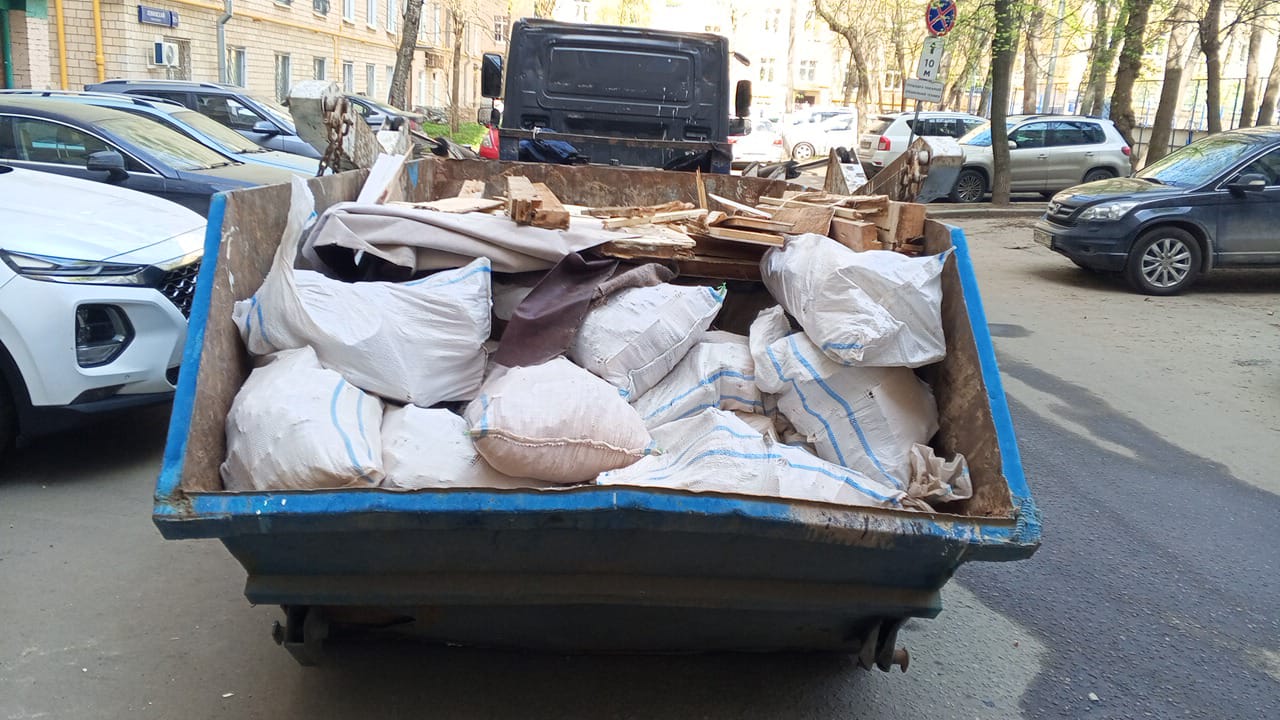 Вывоз мусора из магазина в Троицке в октябре