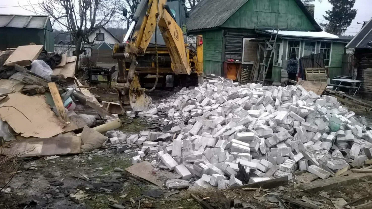 Вывоз мусора после сноса здания в Троицке от ПроМусор – цена от 5156 руб., утилизация и уборка стройотходов