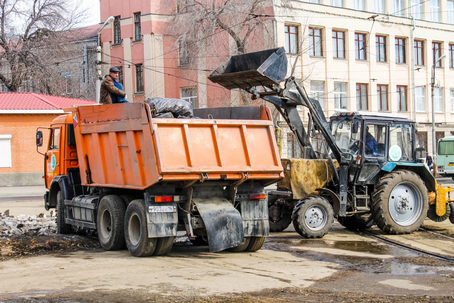 Вывоз мусора Камазом в Троицке – аренда и заказ Камаза 10 тонн от 2423 руб. в ПроМусор