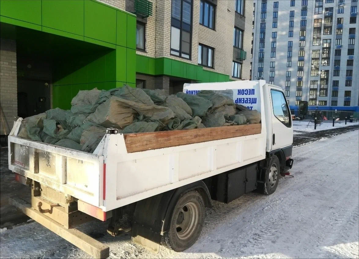 Вывоз мусора грузовым фургоном 3 тонны в Троицке — цена от 1392 руб., ПроМусор