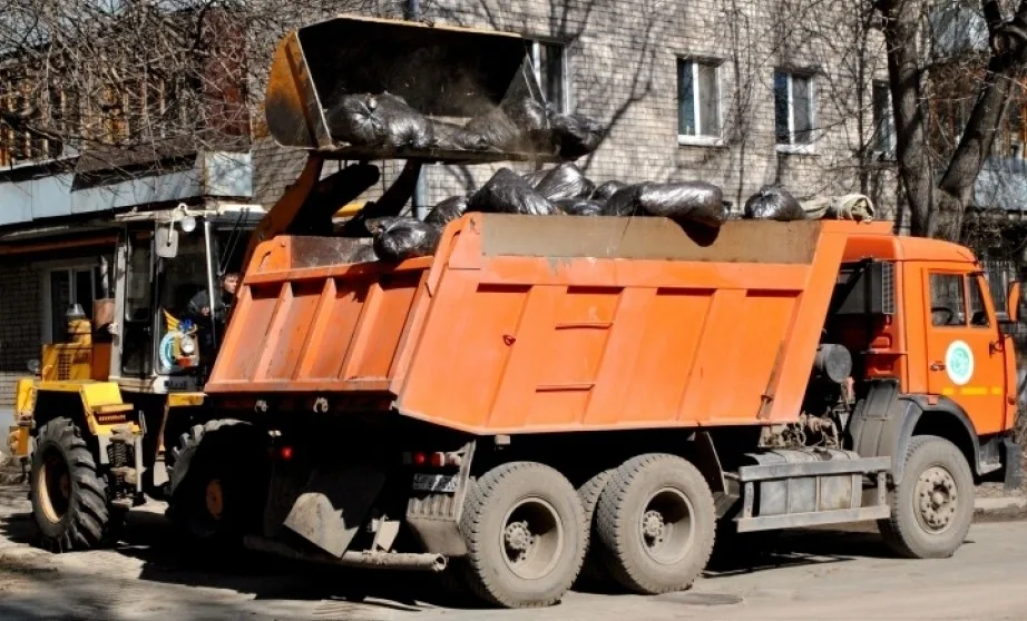 Вывоз мусора грузовым фургоном 5 тонн в Троицке – ПроМусор, аренда, цена от 1598 руб