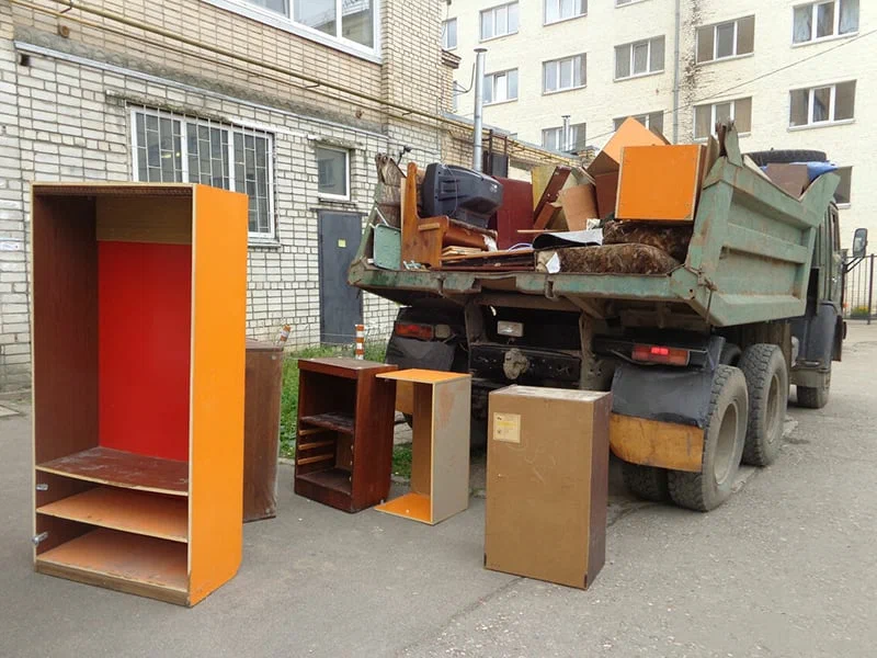 Вывоз шкафа в Троицке от ПроМусор — недорого, демонтаж, утилизация, вывоз из квартиры от 876 руб
