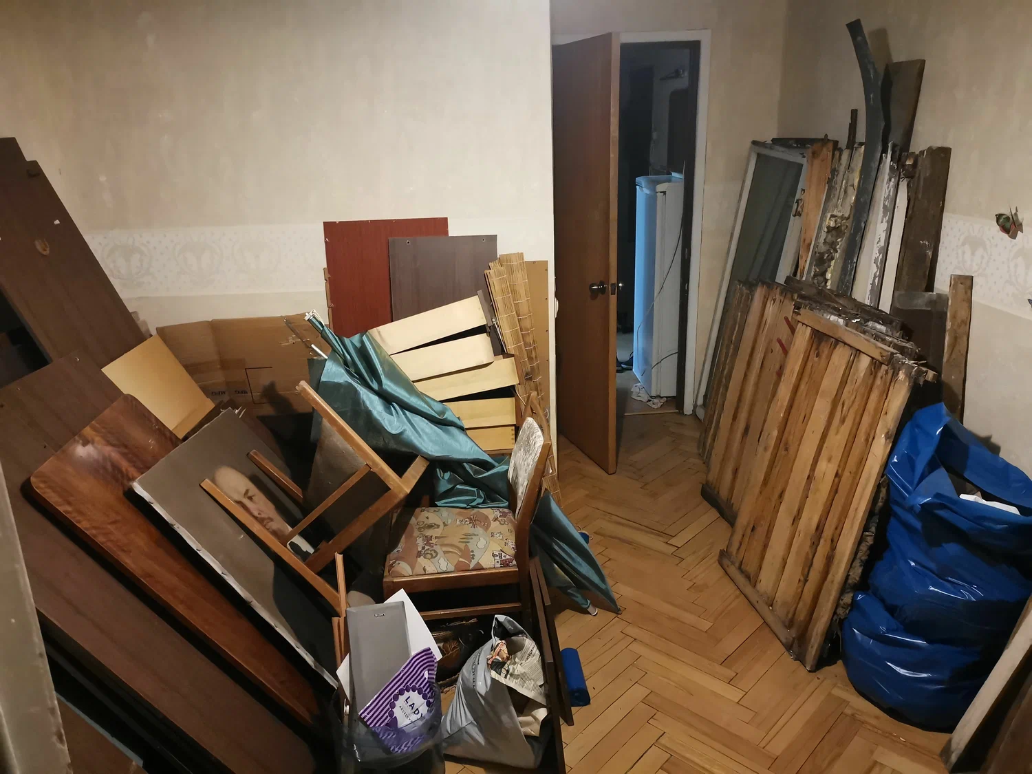 Демонтаж мебели с вывозом и утилизацией в Троицке в октябре