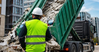 Вывоз строительного мусора в Троицке: услуги лицензированной компании — ПроМусор